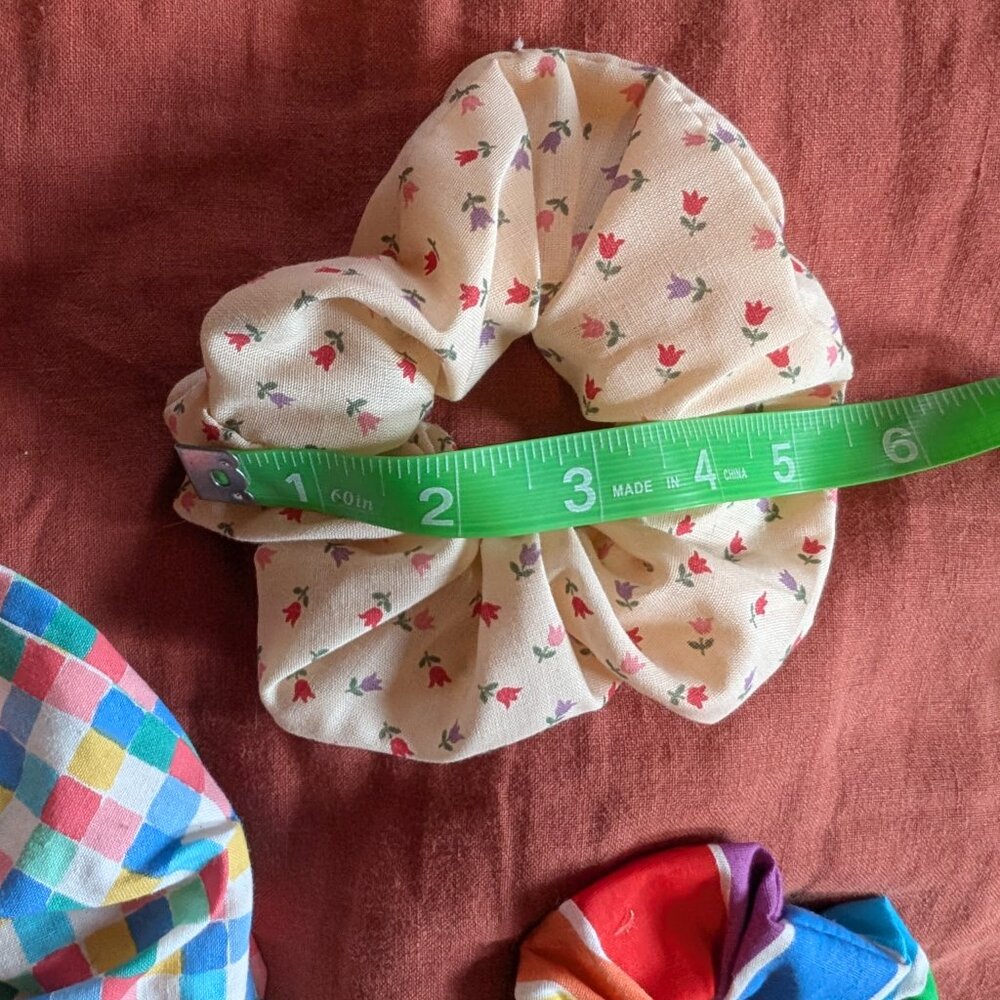 Set of Three Handmade Vintage Fabric Elastic Scrunchy Rainbow Floral Gingham - Picture 3 of 5
